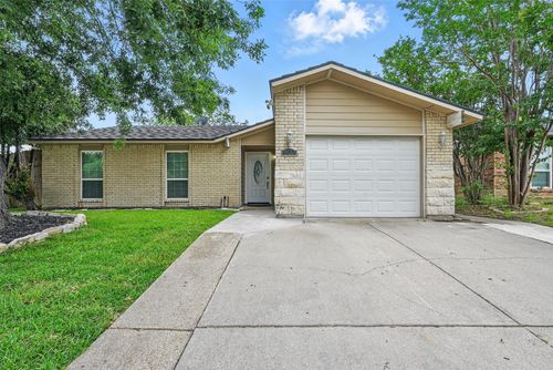 802 Netherland Dr, Arlington, TX, 76017-6020 | Card Image