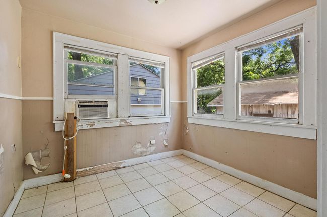 800 N Woods St, House other with 2 bedrooms, 1 bathrooms and null parking in Sherman TX | Image 18