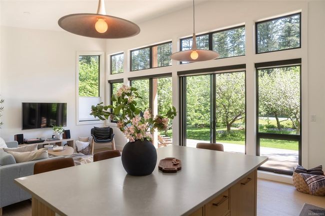 585 Wildwood Cres, House other with 1 bedrooms, 1 bathrooms and 3 parking in Gabriola Island BC | Image 25
