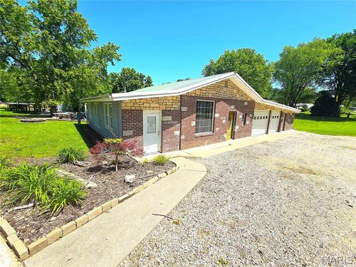 352 Arrowhead Trail, Hermann, MO, 65041 | Card Image