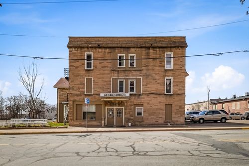 678 Wisconsin St, Eau Claire, WI, 54703-3518 | Card Image