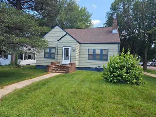 1300 7th Ave, Worthington, MN, 56187-2216 | Card Image