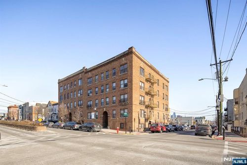 1200 Central Ave, Union City, NJ, 07087-3122 | Card Image