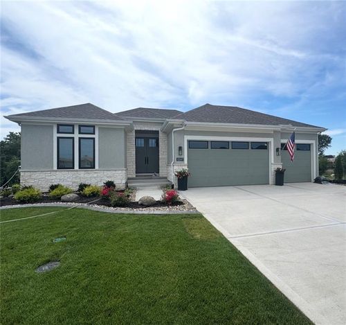 15597 W 168th Pl, Olathe, KS, 66062-8045 | Card Image