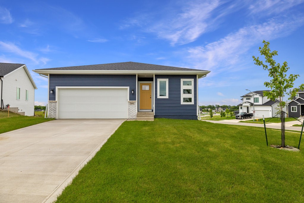 Mill Pond Dr, Urbandale, IA 50323