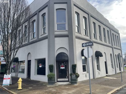 300 E 1st St, Newberg, OR, 97132-2906 | Card Image