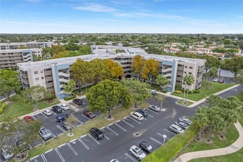 123-901 Colony Point Cir, Pembroke Pines, FL, 33026-2936 | Card Image