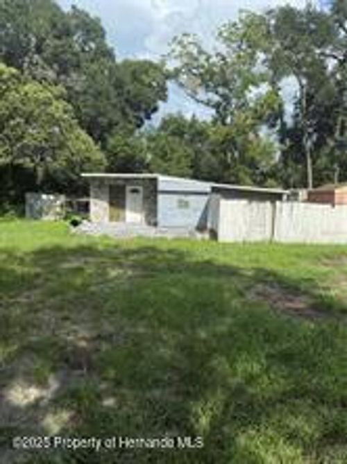 506 Roosevelt Ave, BROOKSVILLE, FL, 34604-7822 | Card Image