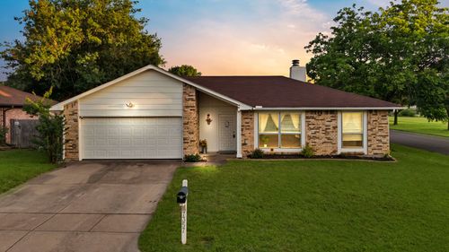 7357 Channel View Dr, Fort Worth, TX, 76133-6858 | Card Image