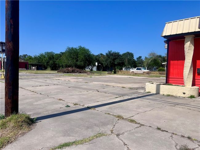 406 N Johnson St, Home with 0 bedrooms, 0 bathrooms and null parking in Alice TX | Image 11