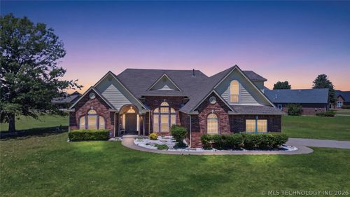 12512 N 165th East Ave, Collinsville, OK, 74021-4361 | Card Image