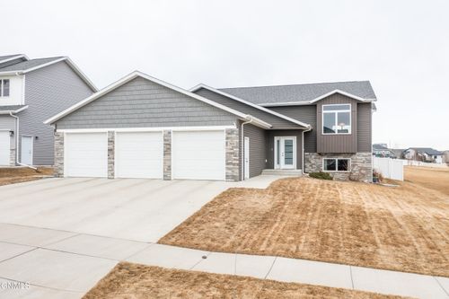 304 E Lasalle Dr, Bismarck, ND, 58503-5682 | Card Image