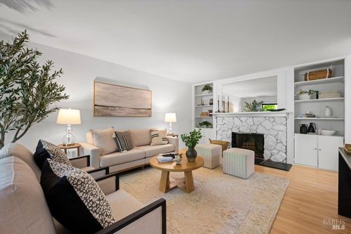 209-1579 Lincoln Ave, San Rafael, CA, 94901-1950 | Card Image