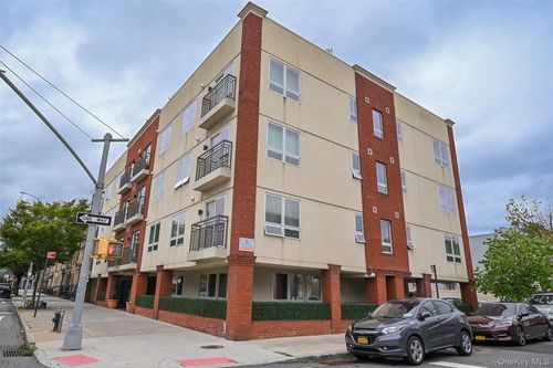 apt-4g-6334 Fresh Pond Rd, Ridgewood, NY, 11385-2666 | Card Image