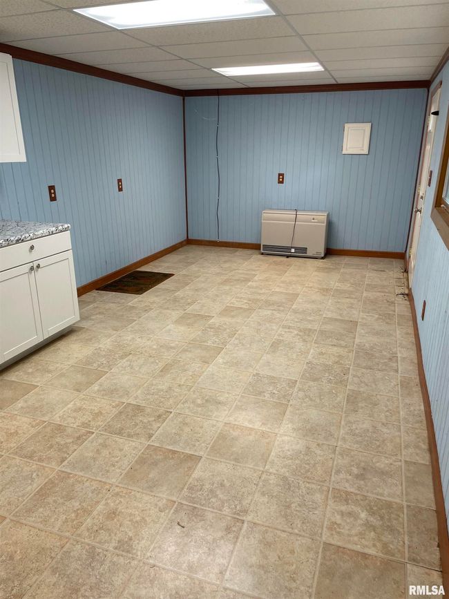 702 W Pershing Rd, House other with 3 bedrooms, 2 bathrooms and null parking in Decatur IL | Image 32