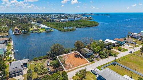6646 Seaview Blvd, HUDSON, FL, 34667-1048 | Card Image