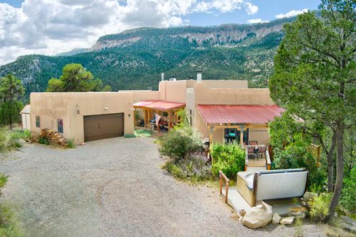 73 Indian Mesa Trl, Jemez Springs, NM, 87025-8700 | Card Image