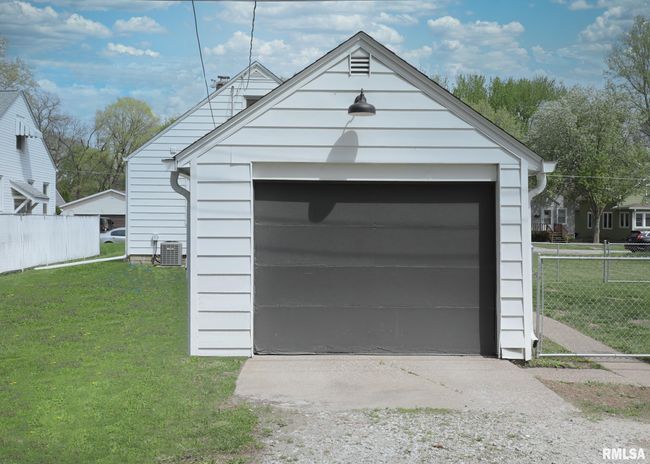 110 18 Th Ave, House other with 3 bedrooms, 1 bathrooms and null parking in Moline IL | Image 32