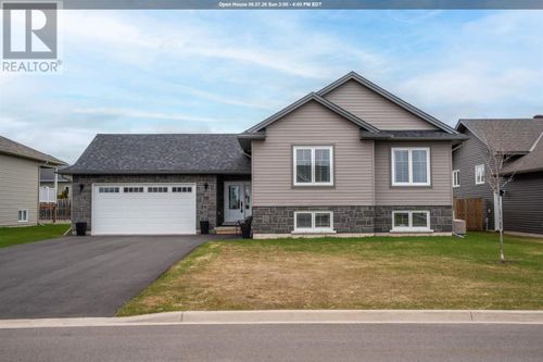 119 Chatfield Dr, Sault Ste Marie, ON, P6C0B1 | Card Image