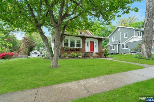 354 Liberty Ave, Hillsdale, NJ, 07642-2225 | Card Image