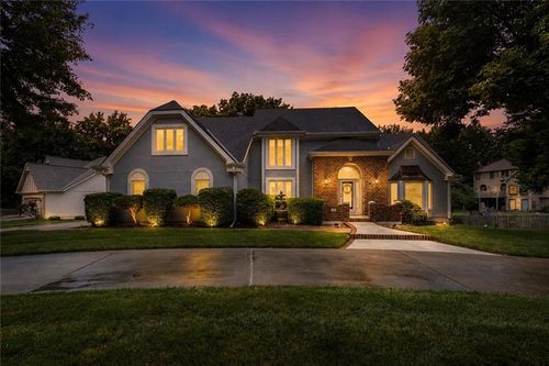 6914 N Bellefontaine Ave, Gladstone, MO, 64119-5218 | Card Image