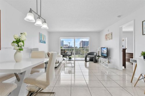 apt-607-17801 N Bay Rd, Sunny Isles Beach, FL, 33160-1910 | Card Image