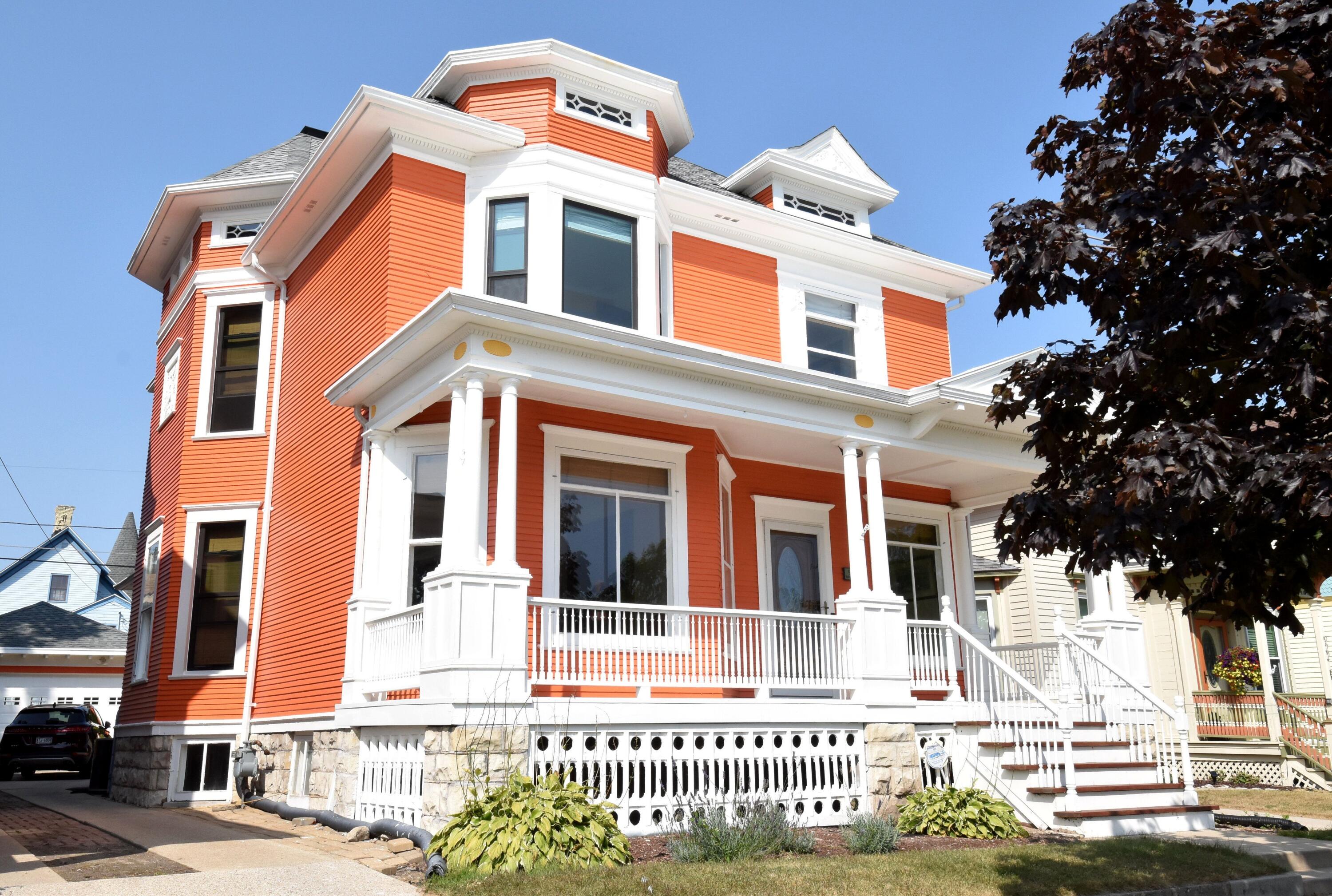 Lake Ave, Racine, WI 53403