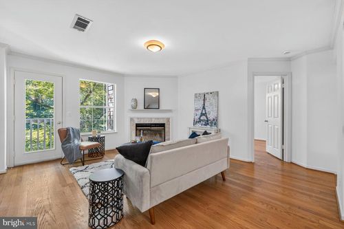 210-5818 Inman Park Cir, ROCKVILLE, MD, 20852-5474 | Card Image