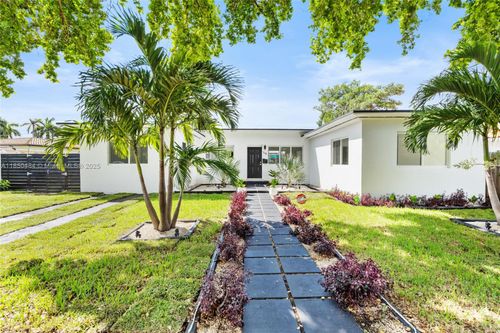 1581 Normandy Dr, Miami Beach, FL, 33141-4701 | Card Image