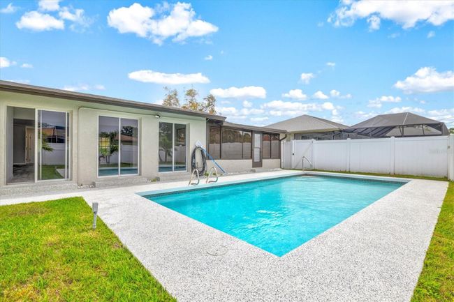 419 Dorchester Drive, House other with 3 bedrooms, 2 bathrooms and null parking in Venice FL | Image 39