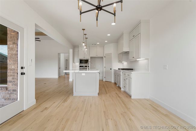 2038 E 129 Th St S, House other with 3 bedrooms, 3 bathrooms and null parking in Jenks OK | Image 19