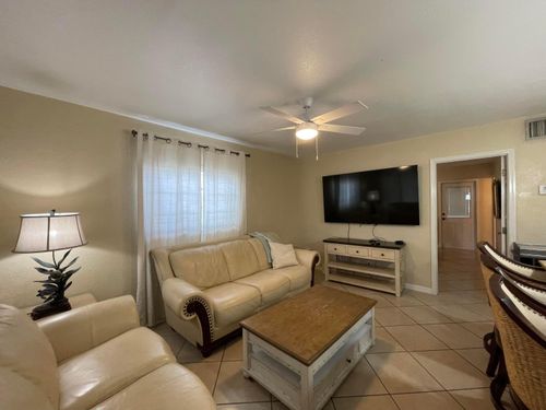 203-229 Se 1st Ave, Boynton Beach, FL, 33435-4571 | Card Image