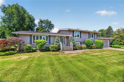 779 Cricket Ave, Conneaut, OH, 44030-1305 | Card Image
