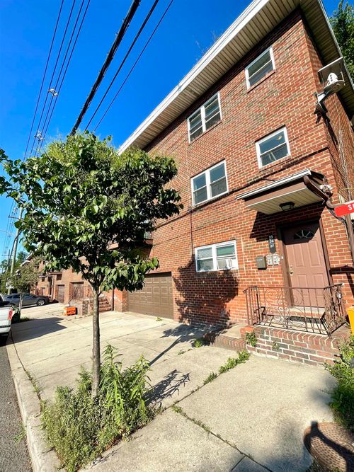 apt-25-2200 Paterson Plank Rd, North Bergen, NJ, 07047-2031 | Card Image