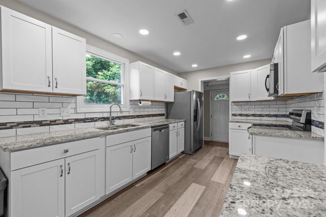5008 Unaka Ave, House other with 3 bedrooms, 2 bathrooms and null parking in Charlotte NC | Image 9