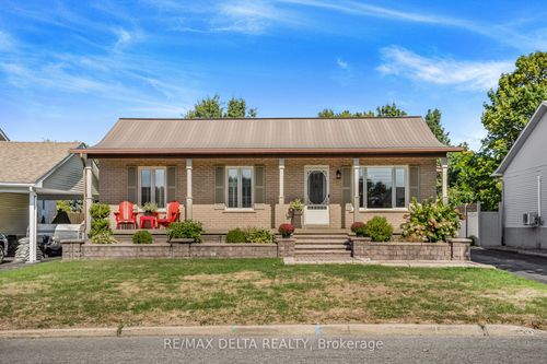 {{alt}} | Card Image