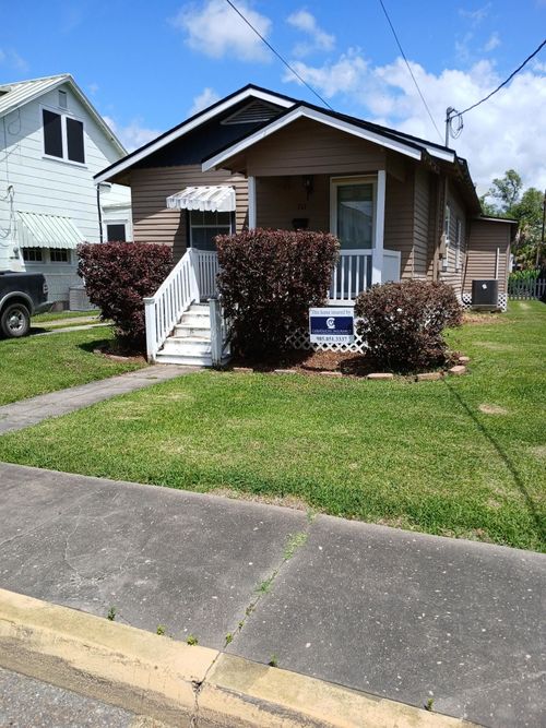 717 Wood St, Houma, LA, 70360-4643 | Card Image
