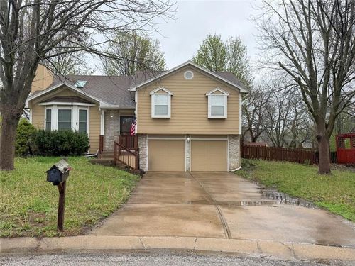 1304 Huntington Cir, Greenwood, MO, 64034-9691 | Card Image
