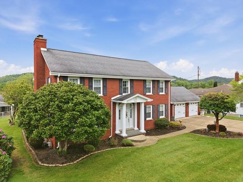 511 N 3rd Ave, Paden City, WV, 26159-1605 | Card Image