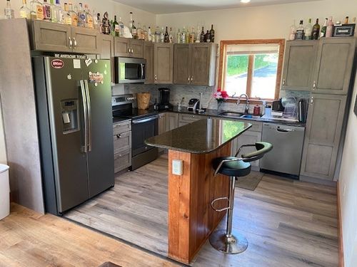 409-409 N East St, Amherst, MA, 01002-1602 | Card Image