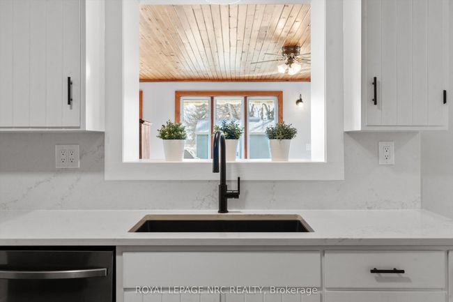 322 Foss Rd, House other with 3 bedrooms, 1 bathrooms and 4 parking in Fenwick ON | Image 9