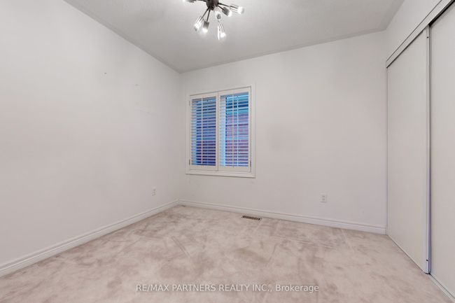 25 Crispin Crt, House other with 4 bedrooms, 4 bathrooms and 4 parking in Markham ON | Image 33