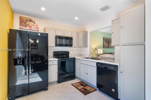 495 Ne 5th Ln, Florida City, FL, 33034-3281 | Card Image