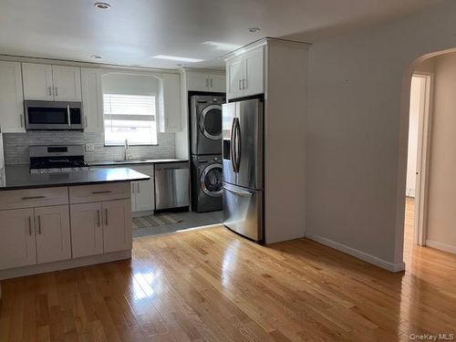 b-1-73 260th St, Glen Oaks, NY, 11004-1122 | Card Image