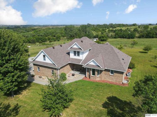561 S 26th Rd, Syracuse, NE, 68446-7852 | Card Image