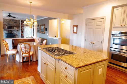 7150 Kenthurst Ln, THE PLAINS, VA, 20198-2640 | Card Image