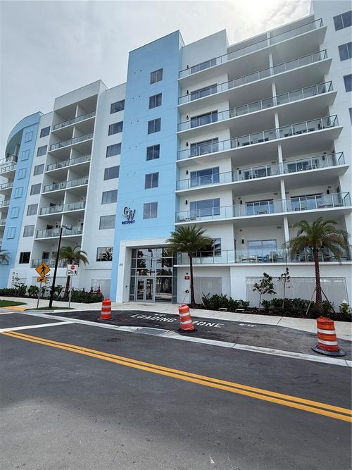 811-411 E Shore Dr, CLEARWATER BEACH, FL, 33767-2028 | Card Image