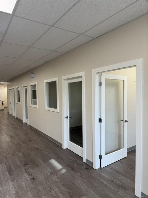 102-549 Haliburton St, Nanaimo, BC, V9R4W4 | Card Image