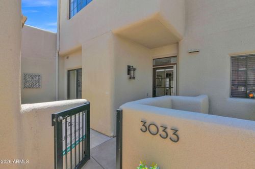 3033 E Rose Ln, Phoenix, AZ, 85016-2205 | Card Image