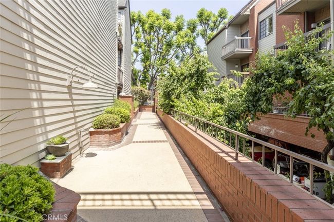 APT-202 - 1313 Valley View Rd, Condo with 2 bedrooms, 2 bathrooms and 2 parking in Glendale CA | Image 28